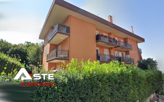 APPARTAMENTO AL PIANO TERRA IN ARICCIA (RM), VIA LUIGI FORTUNATI N. 37